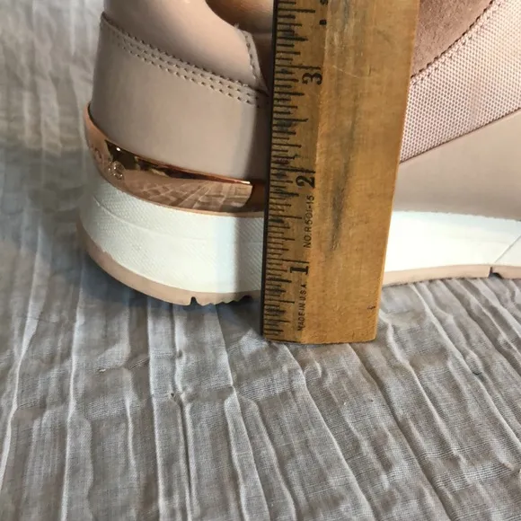MICHAEL KORS size 8.5 Allie pink leather platform sneakers