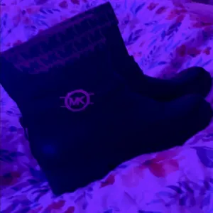 Michel kors boots