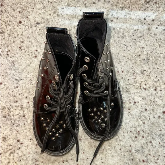 Migues size 25 or 8.5/9 black studded lace up boots for toddler