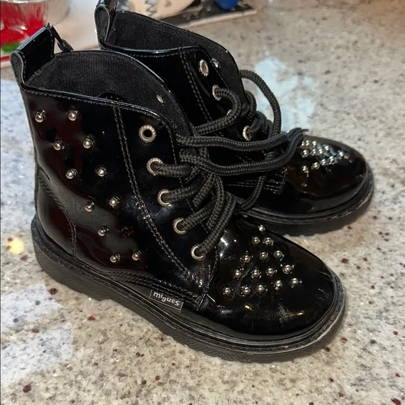 Migues size 25 or 8.5/9 black studded lace up boots for toddler