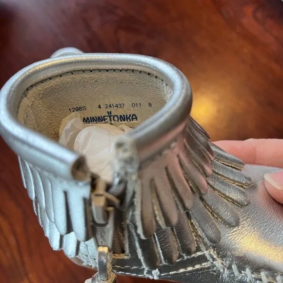 Minnetonka Aria Silver Moccasin Boots Size 4 - NIB