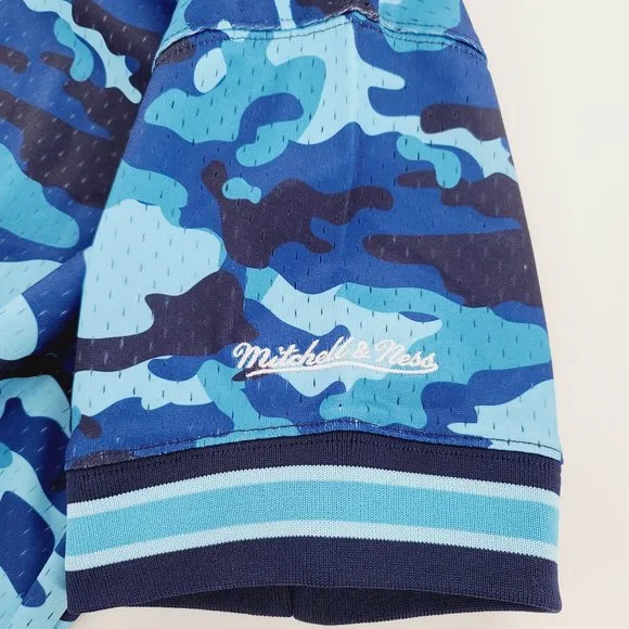 Mitchell &amp; Ness NBA Camo Mesh V Neck Knicks
