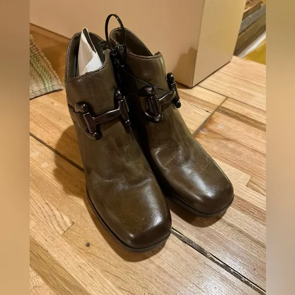 Miz Mooz Leather Buckled Ankle Boots Vino Olive 38/7.5
