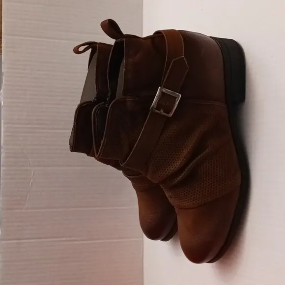 Miz Mooz Suzy size 42(11W) women's leather hazlenut brown ankle boots.