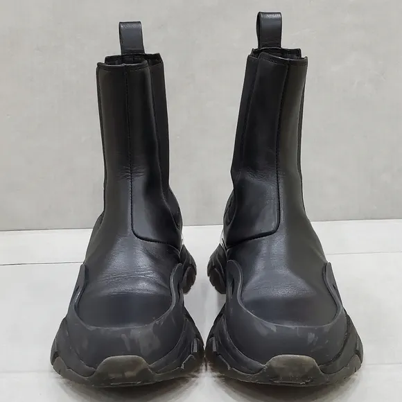 Moncler Genius Chelsea Boots size 40 US men's 7 women's 9 black leather lug sole