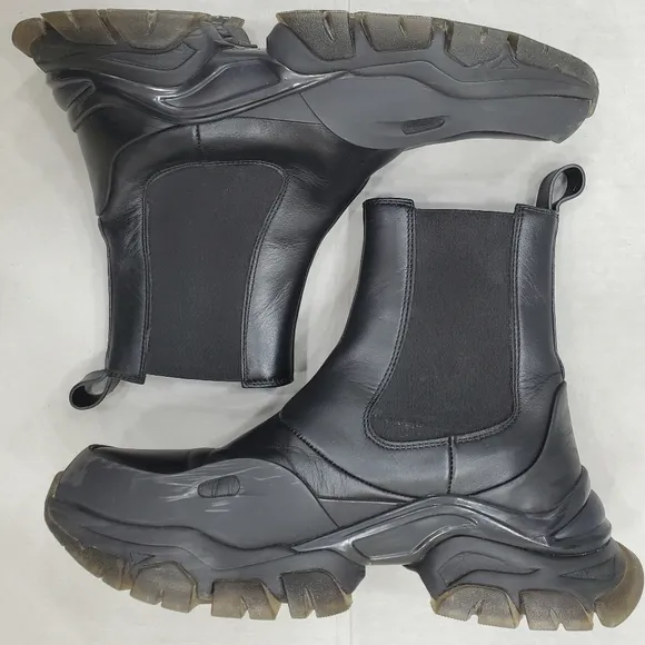 Moncler Genius Chelsea Boots size 40 US men's 7 women's 9 black leather lug sole