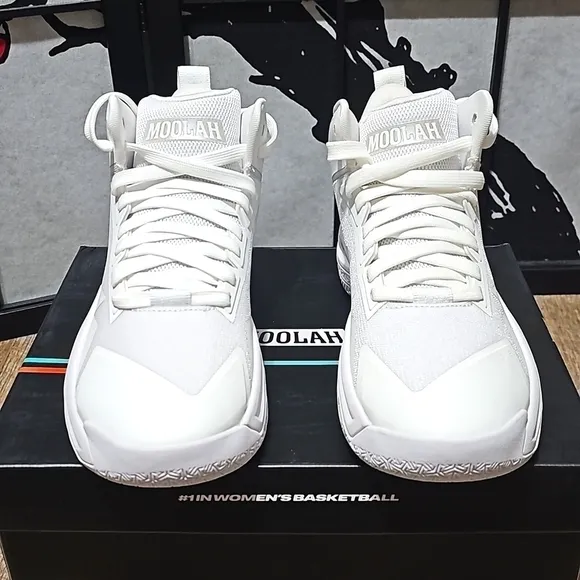 Moolah Women's Triple Double White House Basketball Shoes New Size 8.5 NWB WNBA