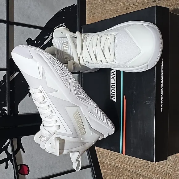 Moolah Women's Triple Double White House Basketball Shoes New Size 8.5 NWB WNBA