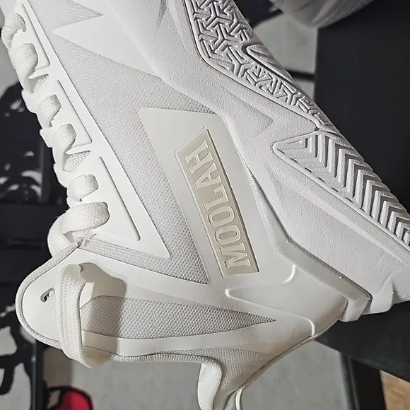 Moolah Women's Triple Double White House Basketball Shoes New Size 8.5 NWB WNBA