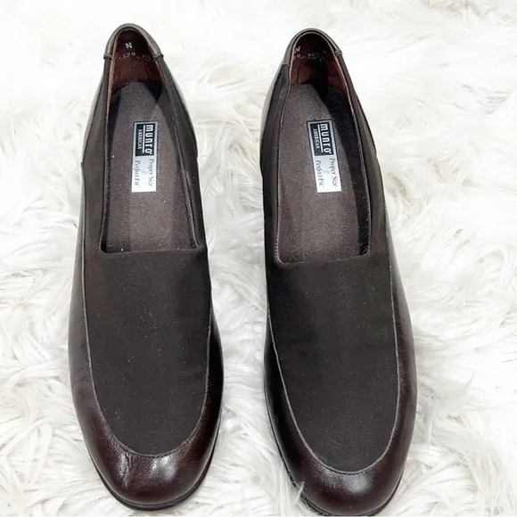 Munro Kayla Brown leather stretch walking wedge 9N