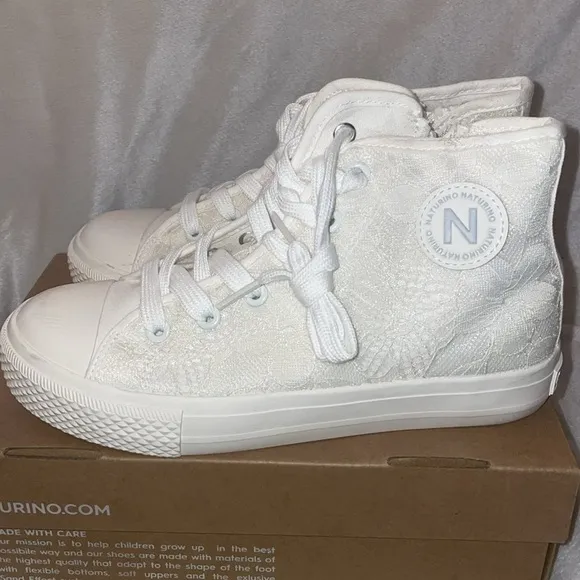 NATURINO YLFAS White Lace High-Top Sneakers