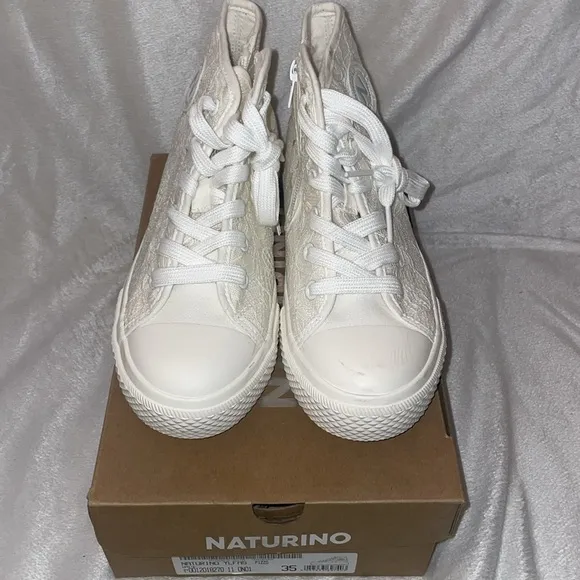 NATURINO YLFAS White Lace High-Top Sneakers