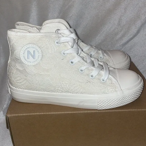 NATURINO YLFAS White Lace High-Top Sneakers
