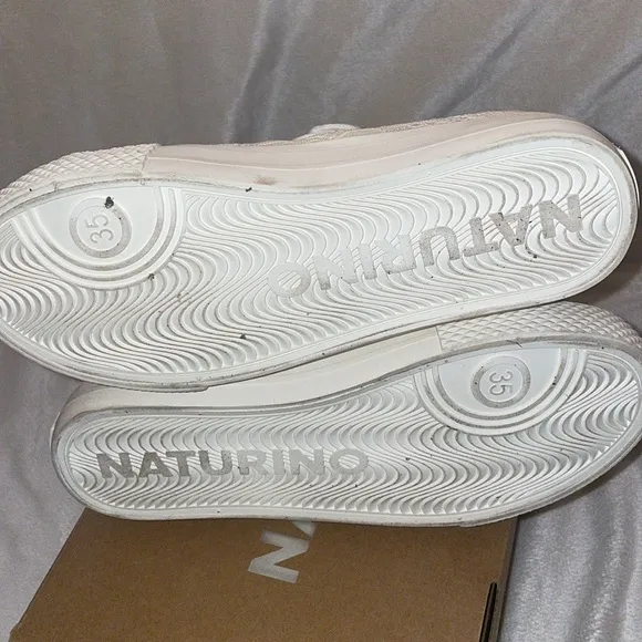 NATURINO YLFAS White Lace High-Top Sneakers
