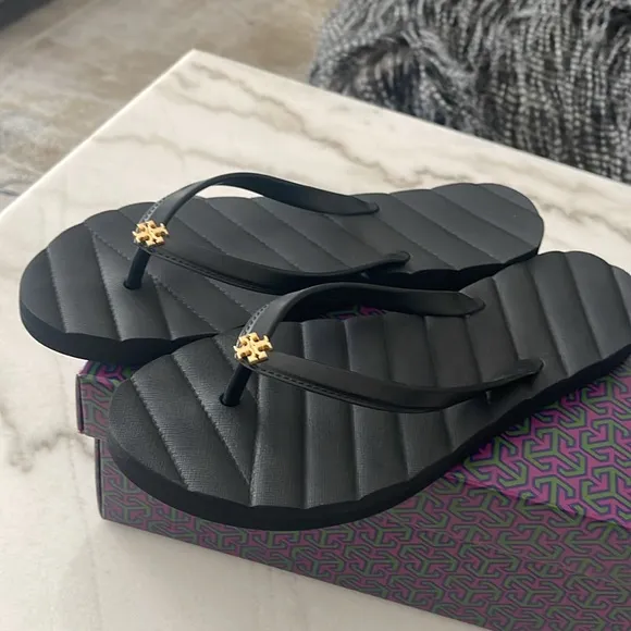 New, Authentic TORY BURCH Black KIRA FLIP-FLOP Sandals shoes size 9 or 10 SALE