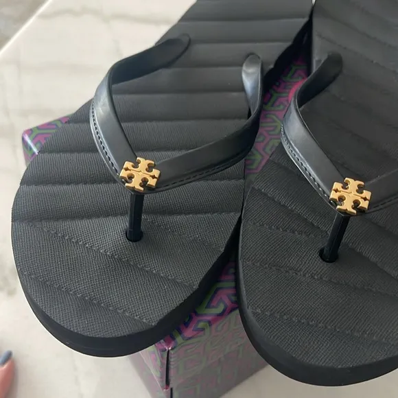 New, Authentic TORY BURCH Black KIRA FLIP-FLOP Sandals shoes size 9 or 10 SALE