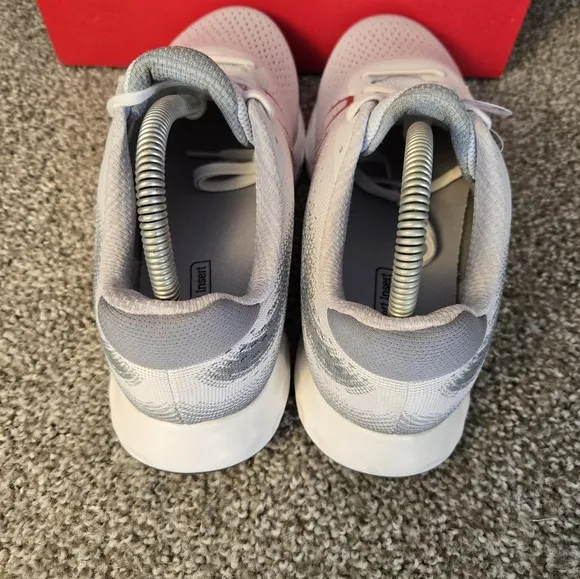 New Balance Unisex 520 V8 W520RG8 Gray White Running Shoes Sneakers SZ10 4E Wide