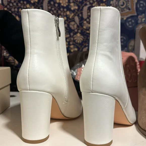 New boots size 7 ~ pointed Toe 3” Heels free with bundle purchase