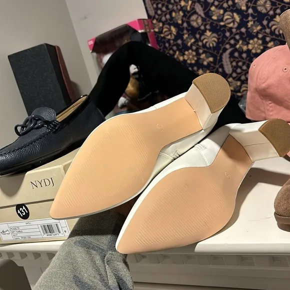 New boots size 7 ~ pointed Toe 3” Heels free with bundle purchase