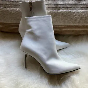 NEW Byeuuns Women’s Boots Ankle 3.5&quot; Heel Size 6.5