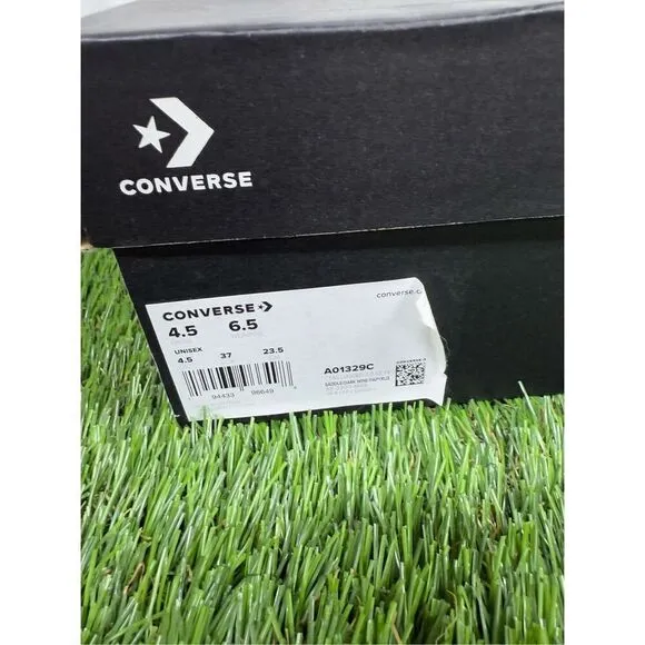 New Converse Chuck Taylor All Star Lugged 2.0 Women’s 6.5 Boots A01329C