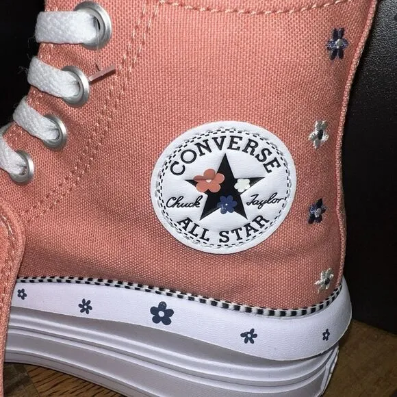 New Converse Women's Chuck Taylor All Star Move Platform Daisies Peach Sneakers