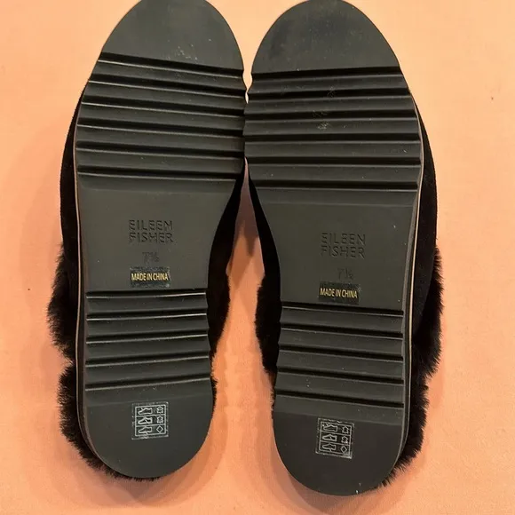 New Eileen Fisher suede shoes. Size 7 1/2. Black.