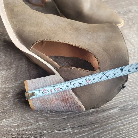 New FREE PEOPLE Wilder Pointed Toe Bootie Size 41 US 10.5