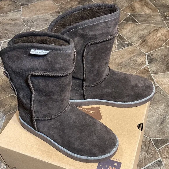 New in Box Aussie Merino Women’s Chocolate Phillips Boots Sz 6