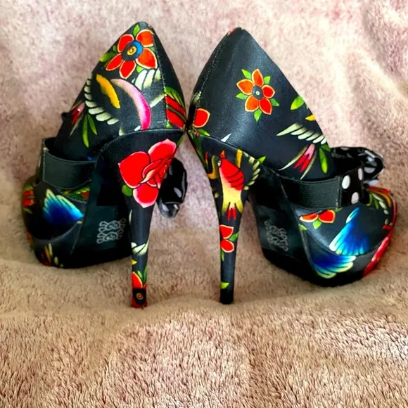 NEW IRONFIST 7” STILETTOS — Size 7
