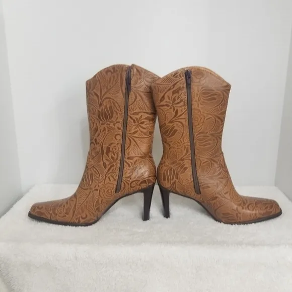 NEW! Matisse tooled leather booties