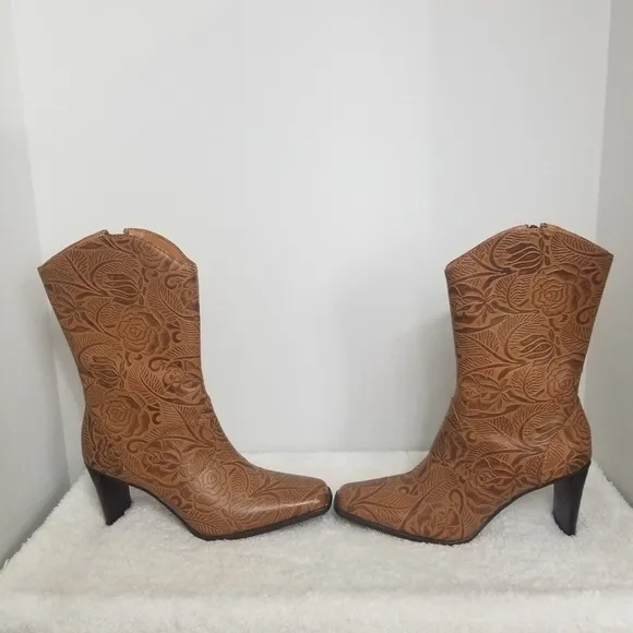 NEW! Matisse tooled leather booties