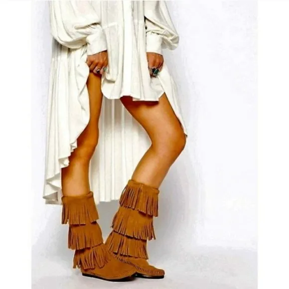 NEW Minnetonka 3-Layer Fringe Boots