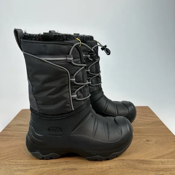 New NIB Big Kids Keen Lumi Waterproof Black Warm Winter Boots Shoes Size 1 Y