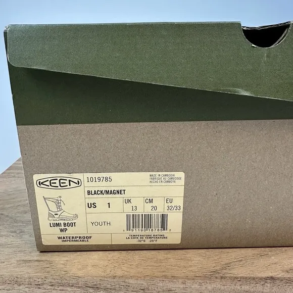 New NIB Big Kids Keen Lumi Waterproof Black Warm Winter Boots Shoes Size 1 Y