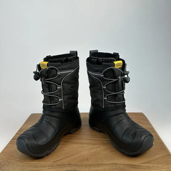 New NIB Big Kids Keen Lumi Waterproof Black Warm Winter Boots Shoes Size 1 Y