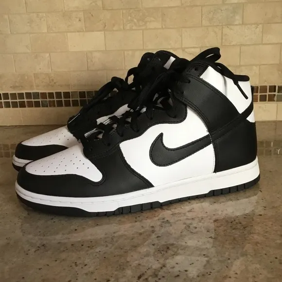 NEW Nike Men’s Dunk High Top Retro Panda Sneakers