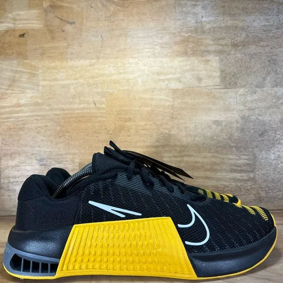 NEW Nike Metcon 9 TB Mens Sz 11 Training Shoes Sneakers Black Yellow FD5431-004