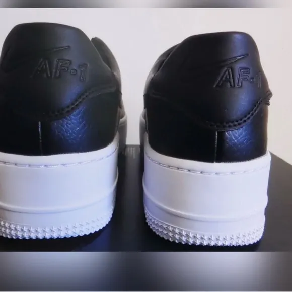 NEW | Nike Women’s Air Force 1 Sage Sneakers Low