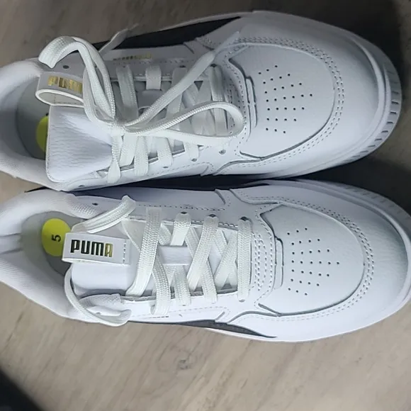 NEW Puma Platform Sneakers