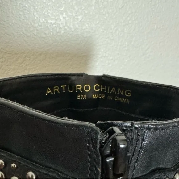 New! Retail $90 Arturo Chiang Black Leather Boots with Studded Buckles Size 6