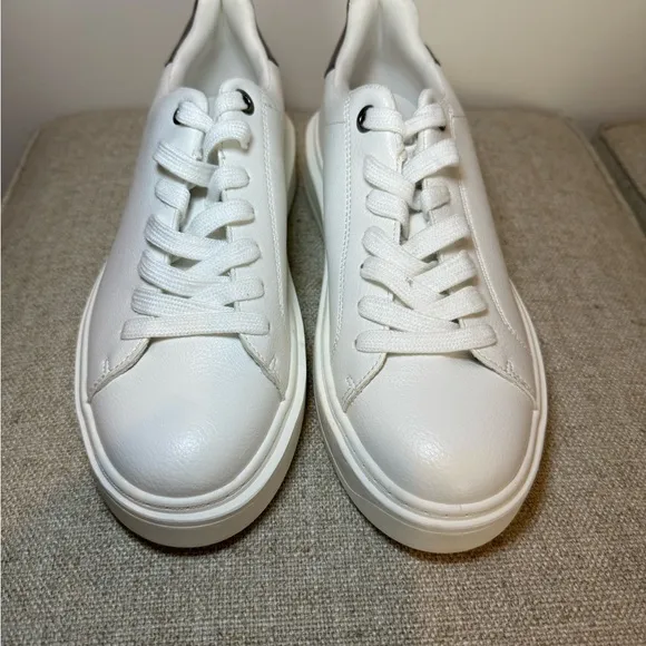 New Steve Madden (REVOLVE) Carley Trainer White/ Pewter Sneakers Size 10B