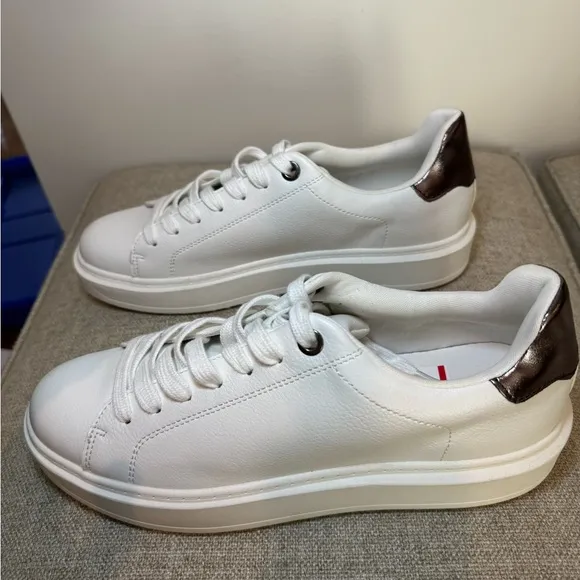 New Steve Madden (REVOLVE) Carley Trainer White/ Pewter Sneakers Size 10B
