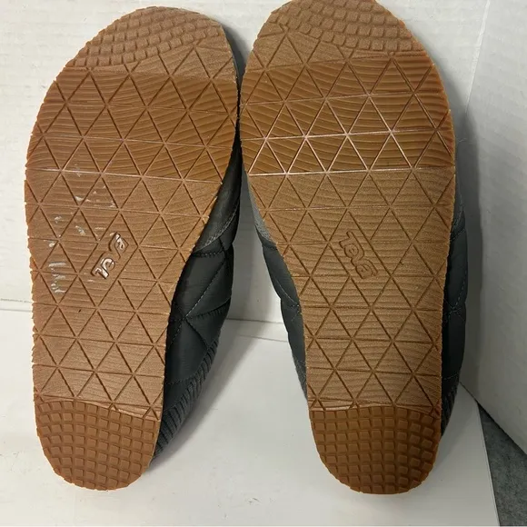 NEW TEVA Men’s ReEmber Mock Shoes Quilted Gray Camping Slip On Microfiber 9 US