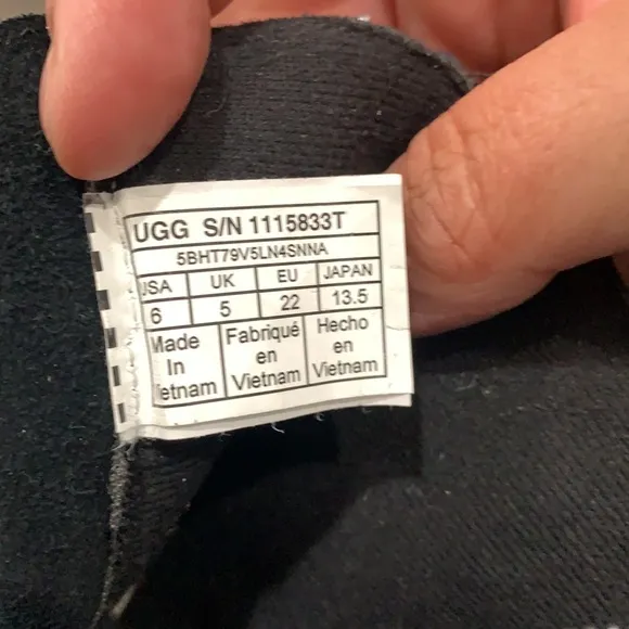 New UGG Toddler Black/Silver Star Tillee Boots