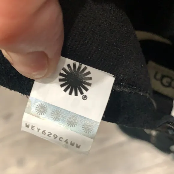 New UGG Toddler Black/Silver Star Tillee Boots