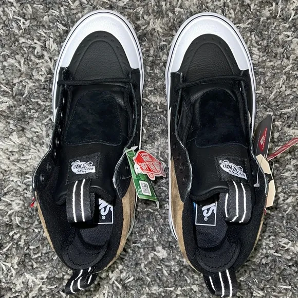 New VANS Sk8-Hi MTE 2.0 DX in Dirt / True White
