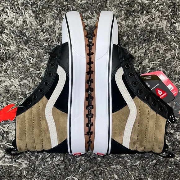 New VANS Sk8-Hi MTE 2.0 DX in Dirt / True White