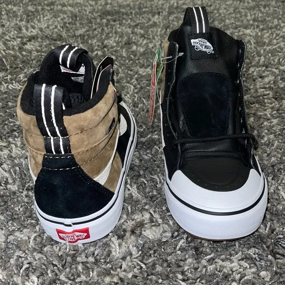 New VANS Sk8-Hi MTE 2.0 DX in Dirt / True White