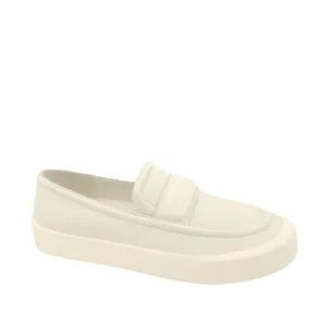 NEW Vince Ghita Slip On Loafer Sneakers Womens 9 Designer Chic Comfort Casual
